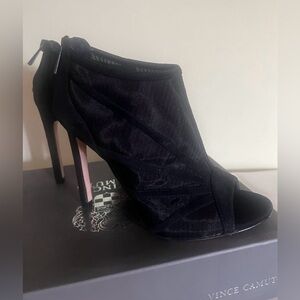 Size 6.5 Vince Camuto Heels